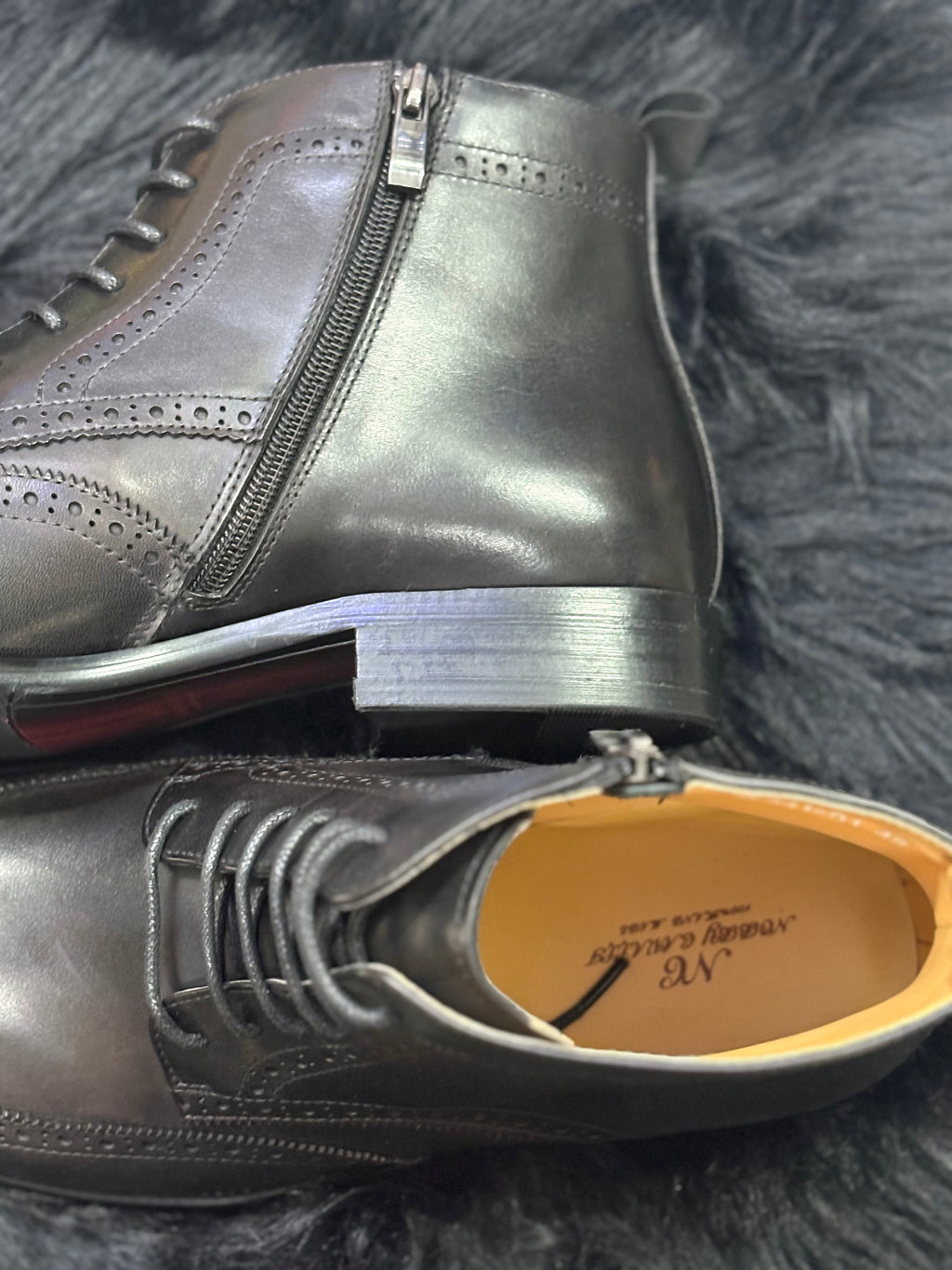 Shoes for men / Men’s Leather Wingtip Brogue Dress Boots