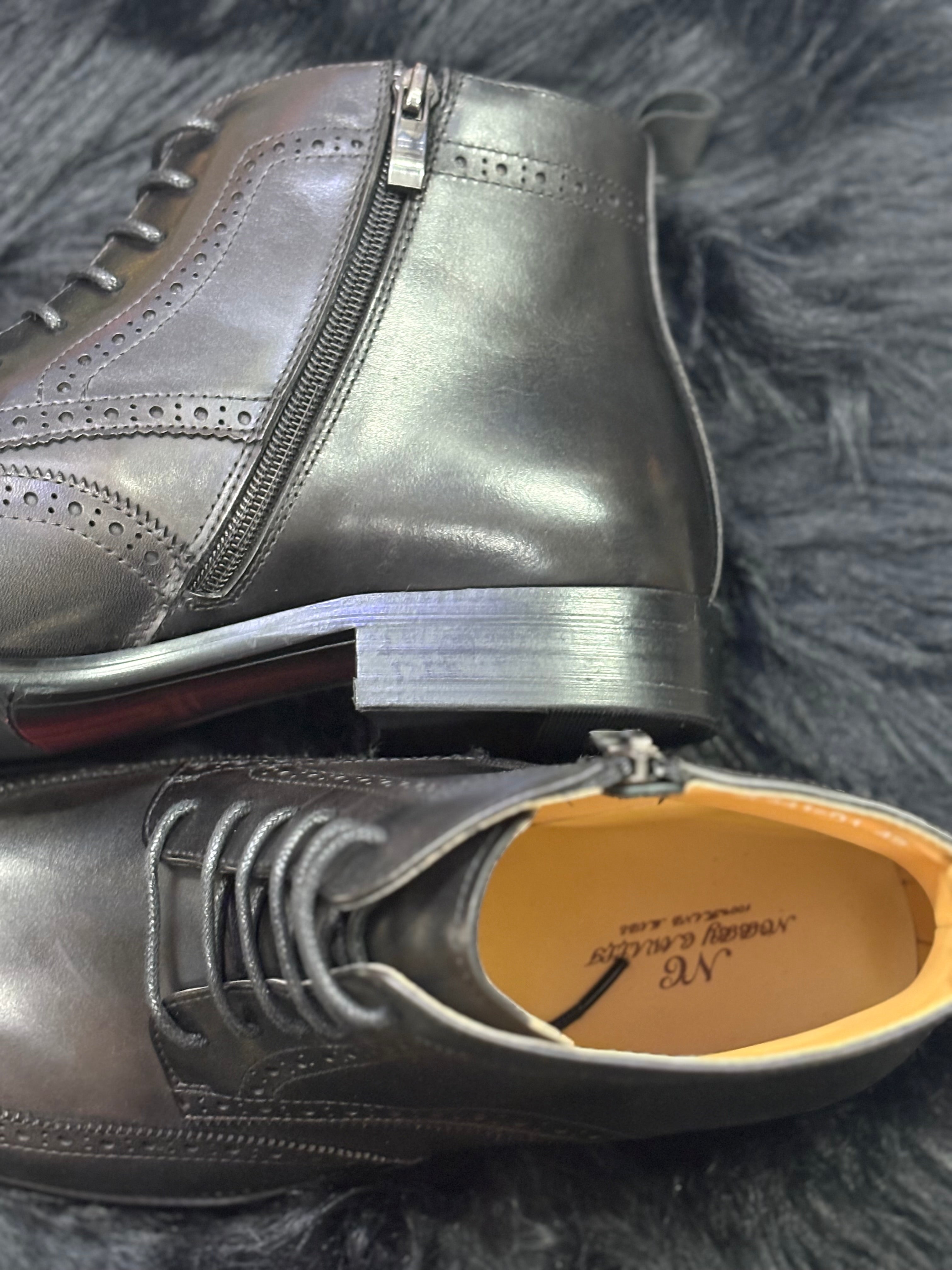 Shoes for men / Men’s Leather Wingtip Brogue Dress Boots