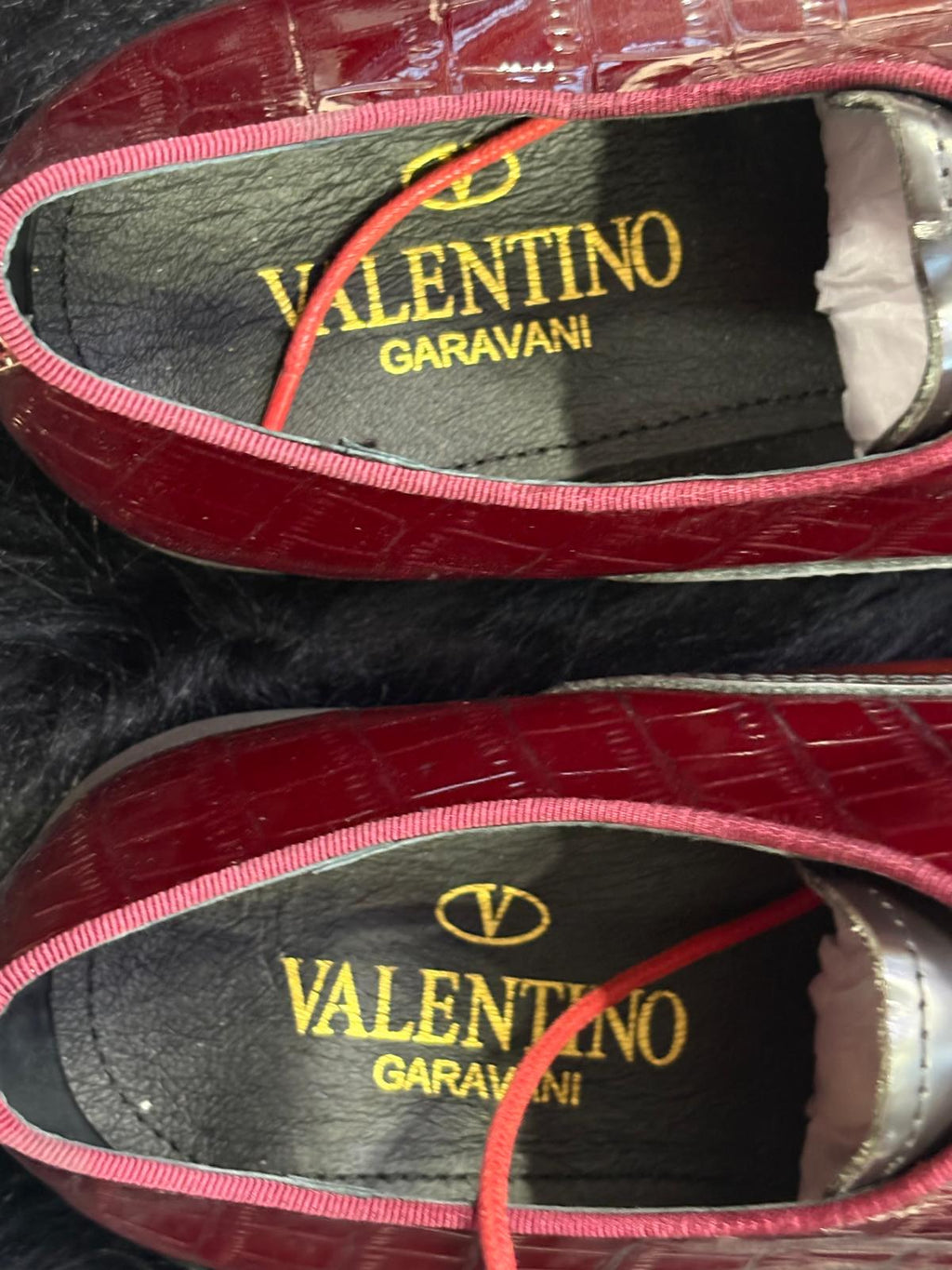 Shoes for men/ Valentino Garavani Men's Croc-Embossed Burgundy Derbys